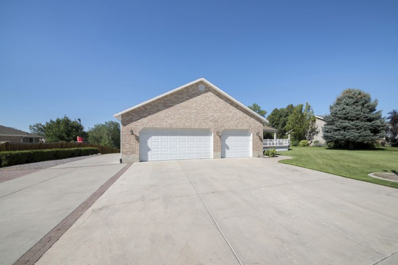 Wood Garage Installation in South Houston, TX